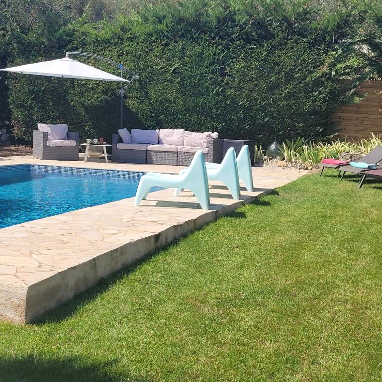 Mas provencal pres de Grasse 6p piscine jardin calme et verdoyant - Villa mit 3 Schlafzimmern - 2