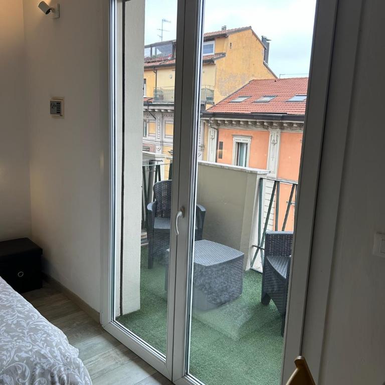 Stayinbologna 2 - King Studio with Sofa Bed and Balcony - 4