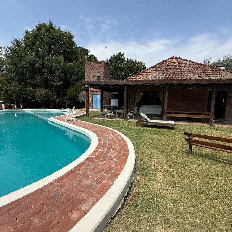 Casa Quinta frente al río y 7 minutos del centro - Casa de 3 dormitorios - 30