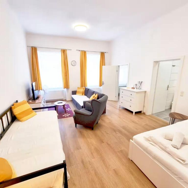 Apartments Tatiy - Three-Bedroom Apartment with View - 4