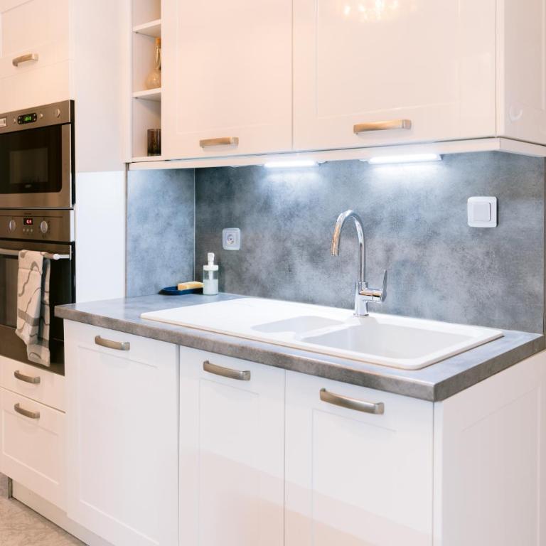 Grand Appartement 90 m2 - 4 Lits -Quartier Imperial - Gare - Centre-ville - Appartamento con 2 Camere da Letto - 14