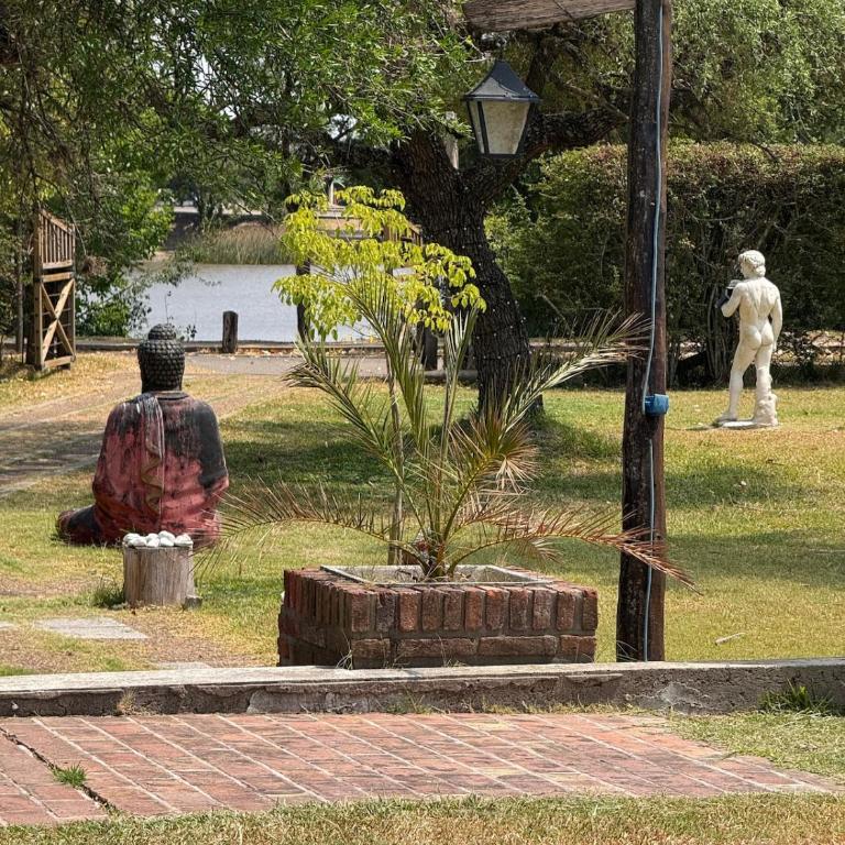 Casa Quinta frente al río y 7 minutos del centro - Casa de 3 dormitorios - 50