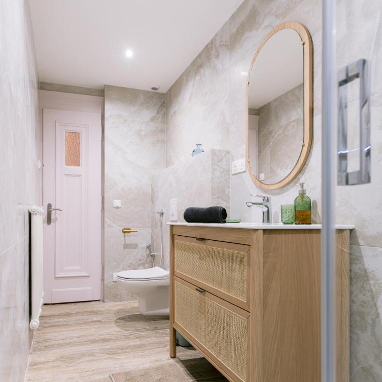 Grand Appartement 90 m2 - 4 Lits -Quartier Imperial - Gare - Centre-ville - Appartamento con 2 Camere da Letto - 7
