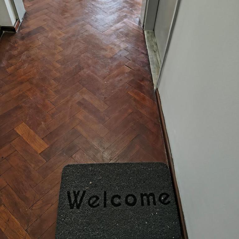 Amplio departamento céntrico 3 habitaciónes, 1 baño y medio, con estacionamiento en el edificio, mínimo 2 noches - Apartamento de 3 dormitorios - 19