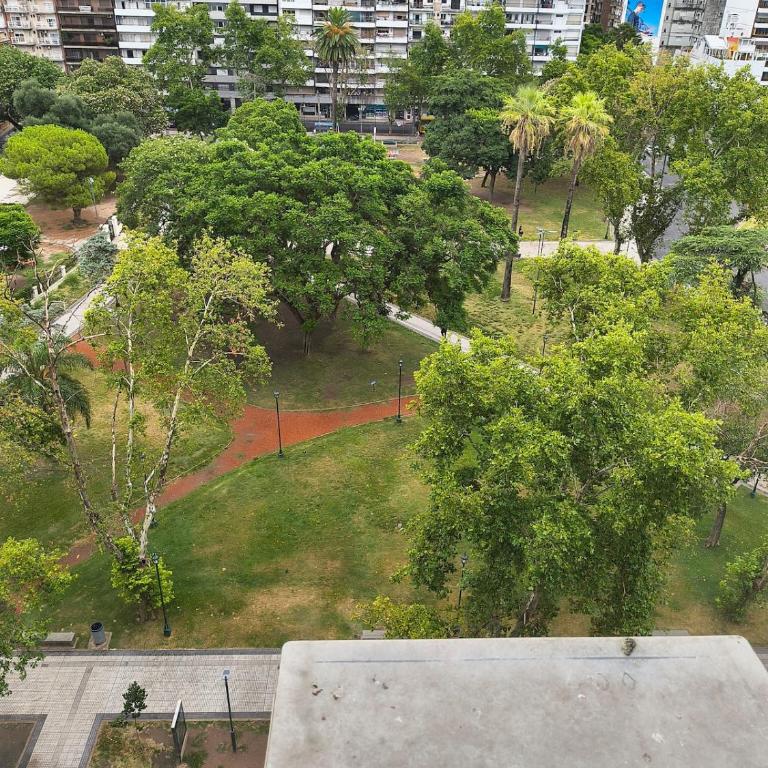 Amplio departamento céntrico 3 habitaciónes, 1 baño y medio, con estacionamiento en el edificio, mínimo 2 noches - Apartamento de 3 dormitorios - 29