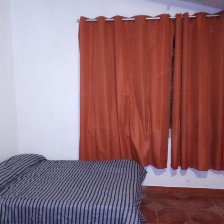 hospedaje LOS SAUCES - Three-Bedroom House - 4