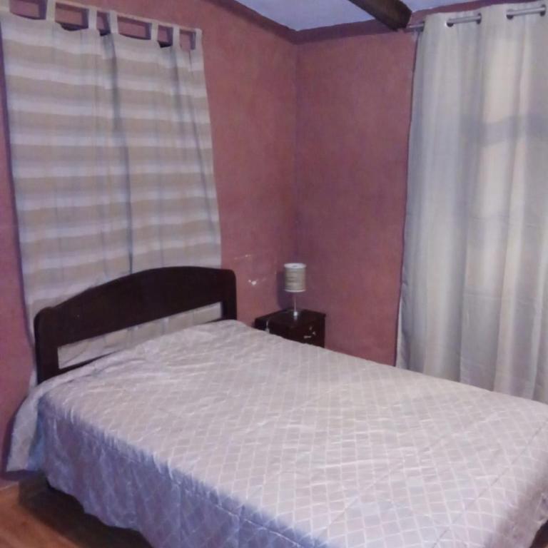 hospedaje LOS SAUCES - Three-Bedroom House - 14