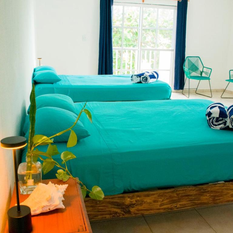 Balu Hotel - Quadruple Room with Private Bathroom - 1