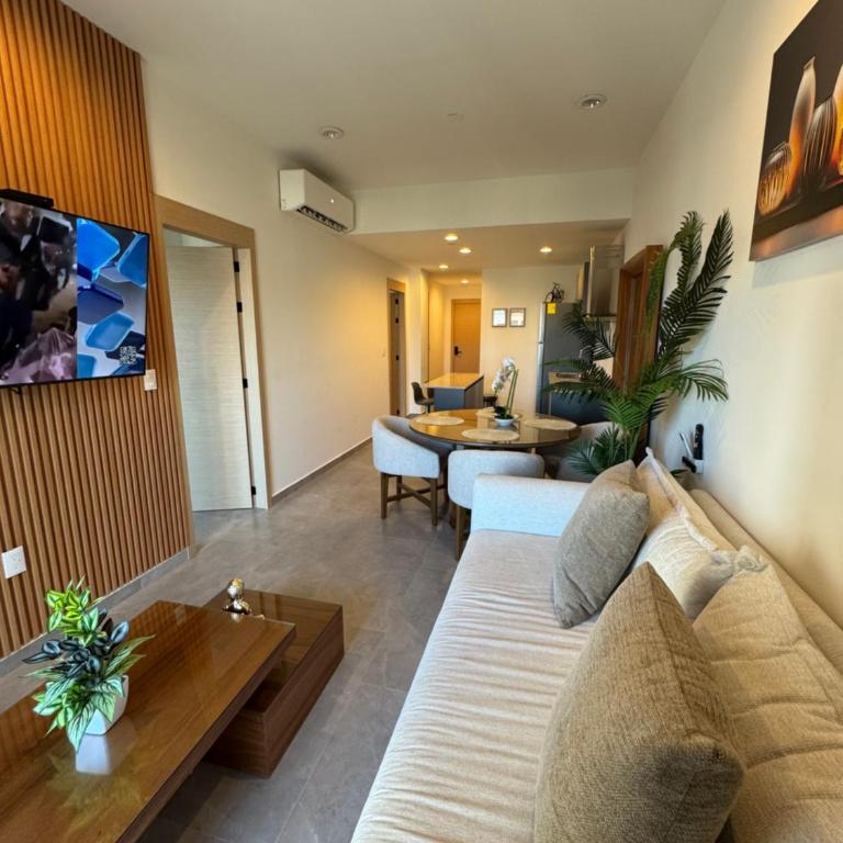 Departamento en Mazatlán en Zona Dorada cerca de la Playa pública Alberca climatizada 2 hab - Two-Bedroom Apartment with Balcony - 6