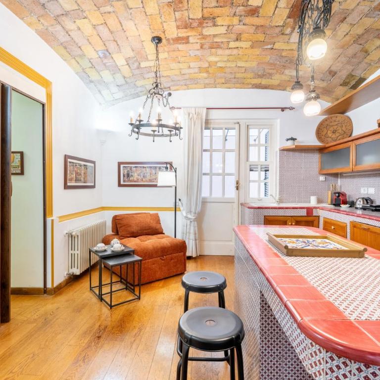 The British Corner, Central Cozy Loft with Garden 10 Min From Center - Appartamento con 1 Camera da Letto - 17