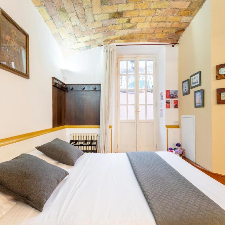 The British Corner, Central Cozy Loft with Garden 10 Min From Center - Appartamento con 1 Camera da Letto - 9
