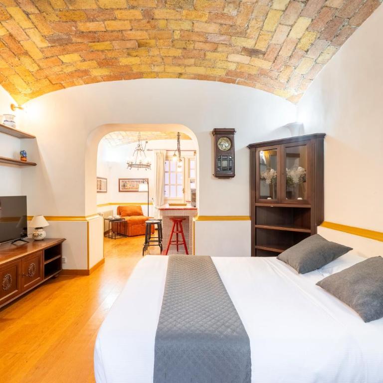 The British Corner, Central Cozy Loft with Garden 10 Min From Center - Appartamento con 1 Camera da Letto - 1