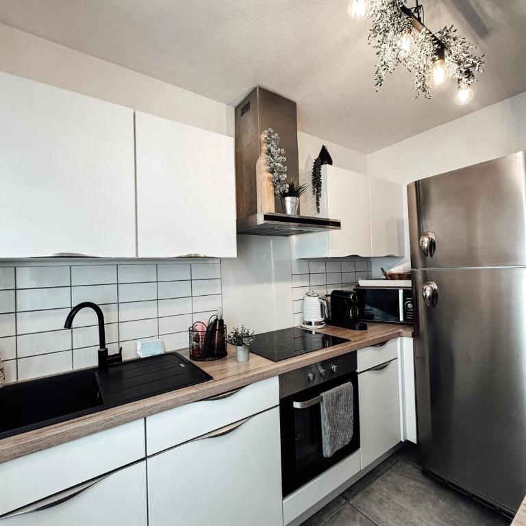 Le cocon Blånc Metz -T2 cosy avec parking privé & balcon - Gare, Nouvelle Ville - Appartement 1 Chambre - 25