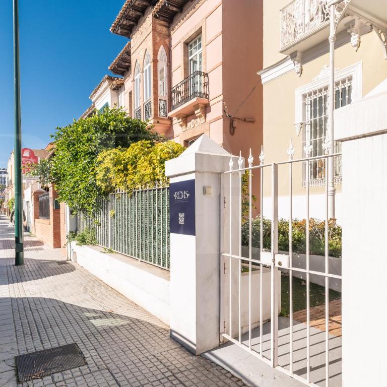 Bright Classic House Near La Malagueta REMS - Villa Estándar - 38