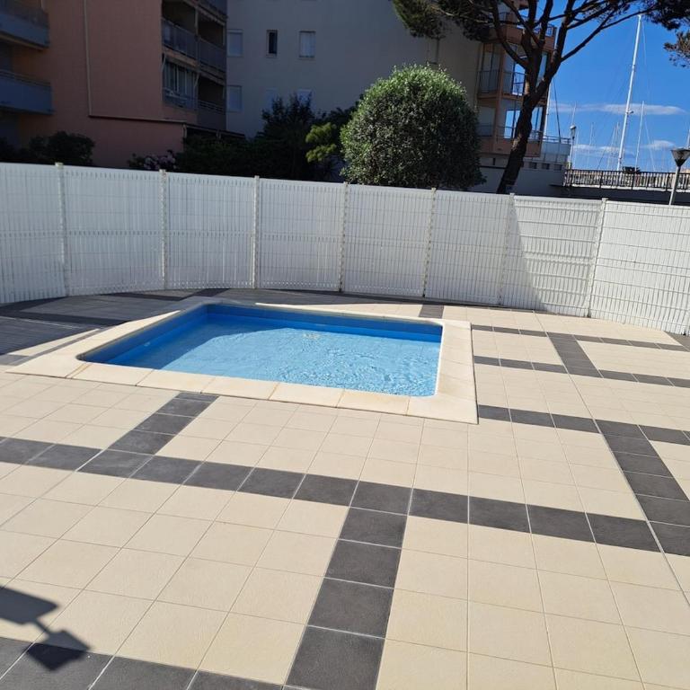 Le Pharo, Studio centre Port, 800m de la plage, clim mobile - Studio - 15