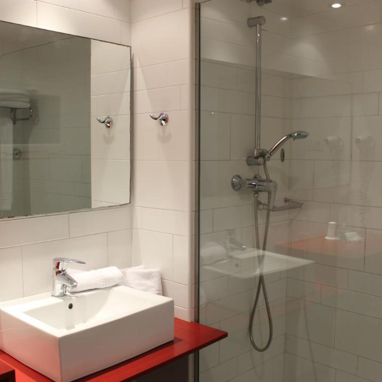 Apartaments Ciutat Vella - Two-Bedroom Apartment - 16