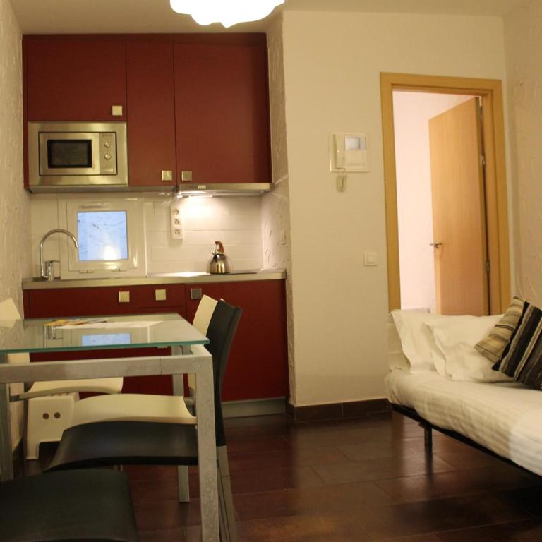 Apartaments Ciutat Vella - Two-Bedroom Apartment - 19