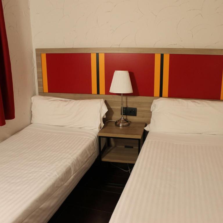 Apartaments Ciutat Vella - Two-Bedroom Apartment - 21