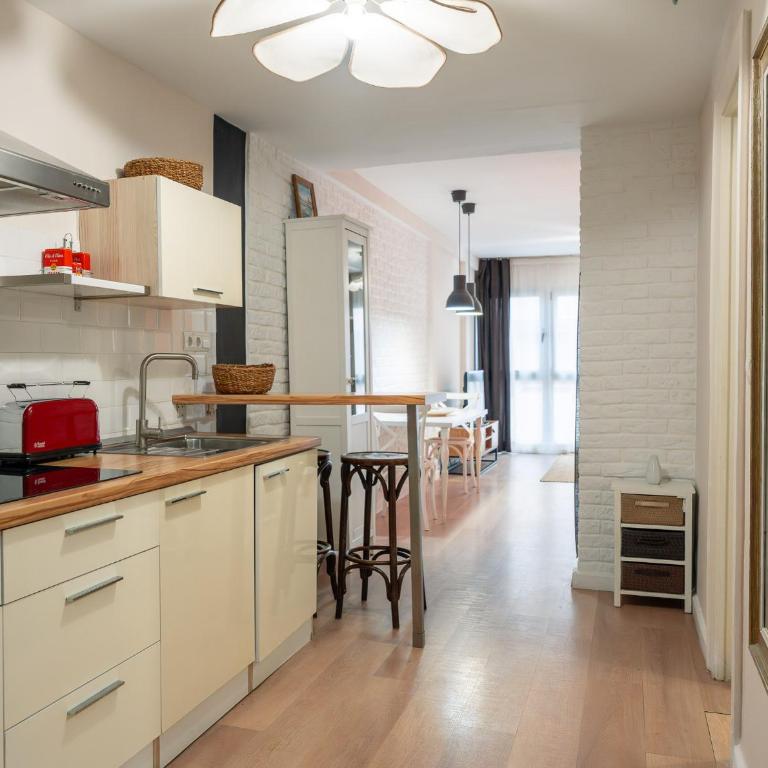 Bright loft city centre by United Renters - One-Bedroom Apartment - 4