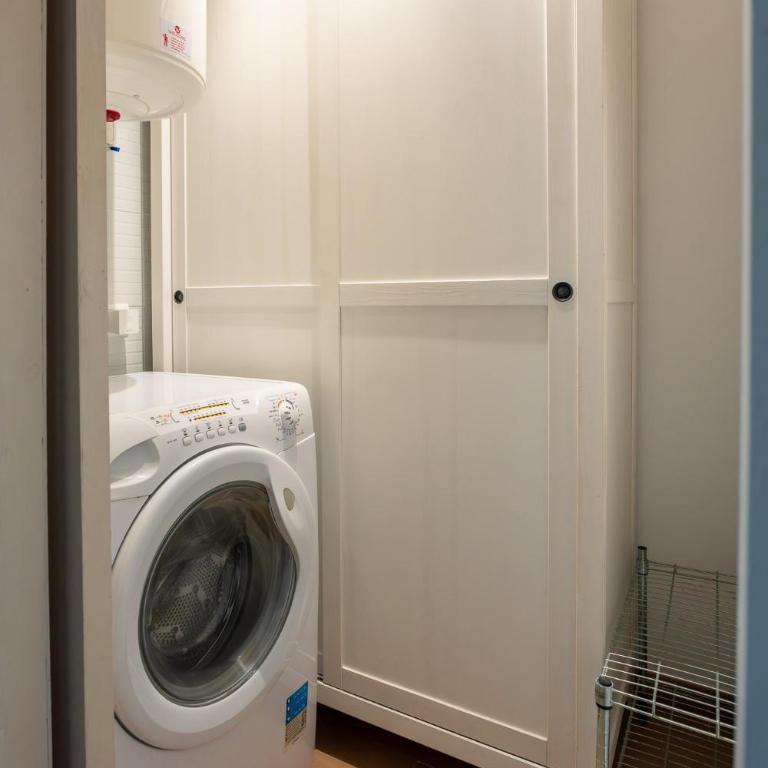 Bright loft city centre by United Renters - One-Bedroom Apartment - 10