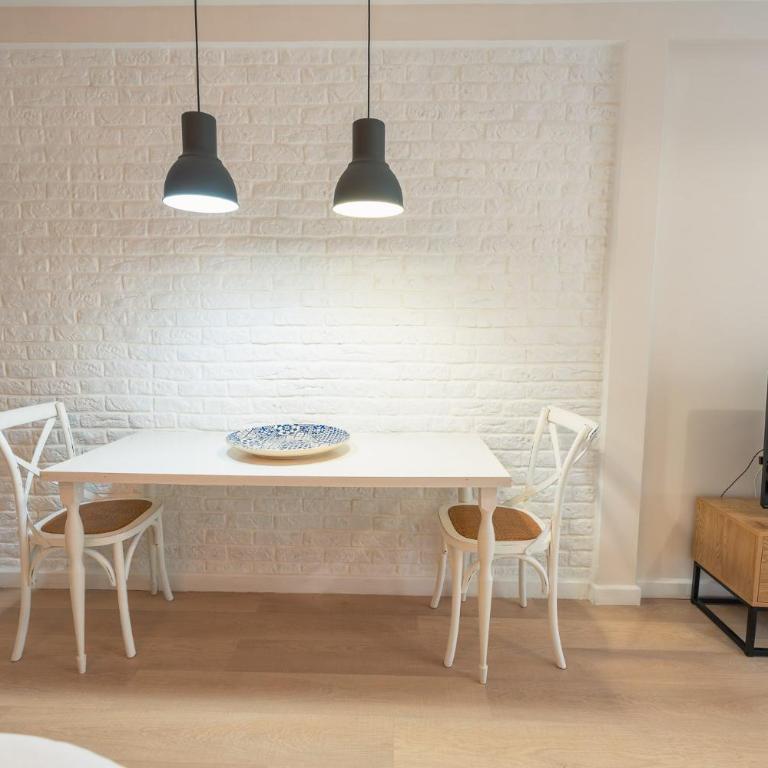 Bright loft city centre by United Renters - One-Bedroom Apartment - 9