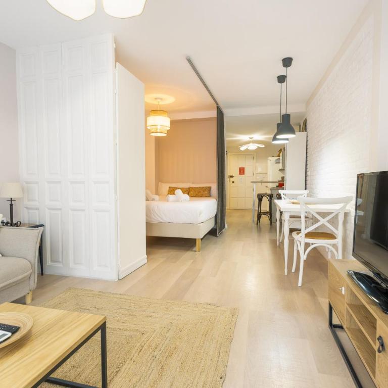 Bright loft city centre by United Renters - One-Bedroom Apartment - 3