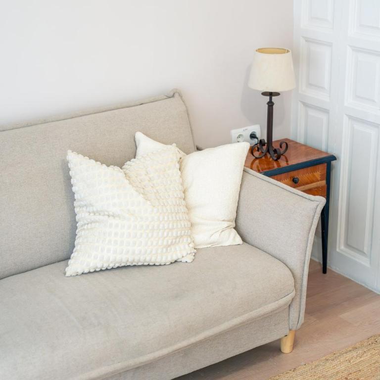 Bright loft city centre by United Renters - One-Bedroom Apartment - 17
