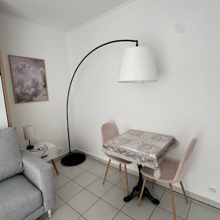 Mon Appart avec Terrasse et Piscine - Appartement avec Terrasse - 2