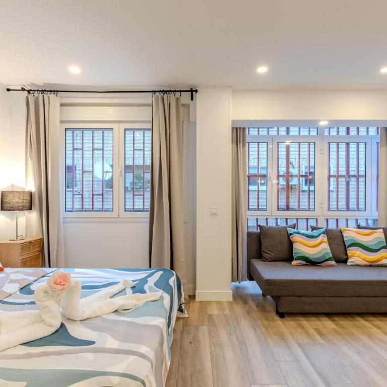 Bright and Fantastic Studio - Apartment Embajadores A - One-Bedroom Apartment - 10