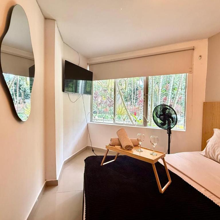 Apartaestudio en Laureles-plaza mayor-Av 33-laundry-wifi - Studio - 2