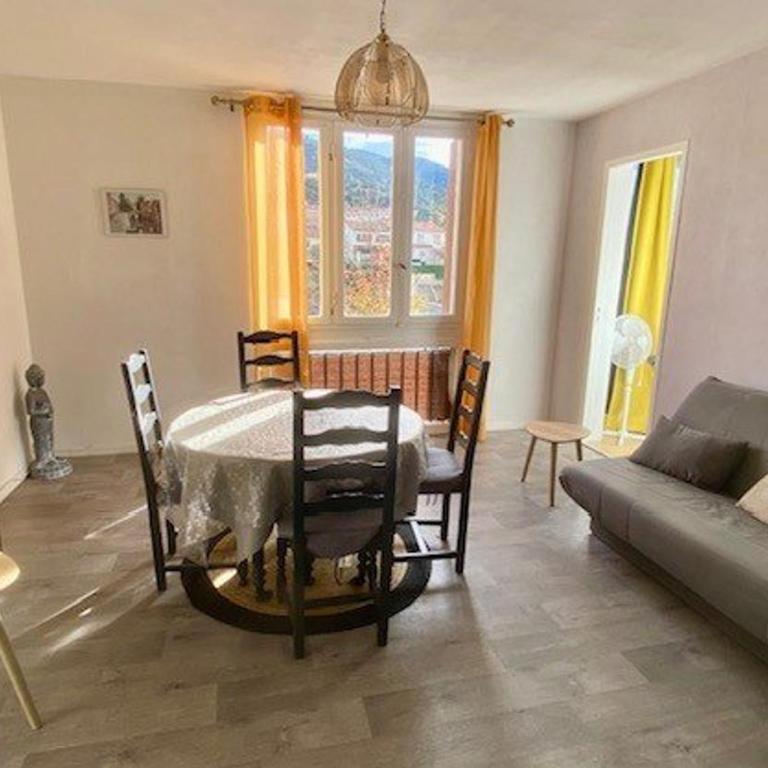 Appartement lumineux avec WIFI - 4 pers. - Two-Bedroom Apartment - 1