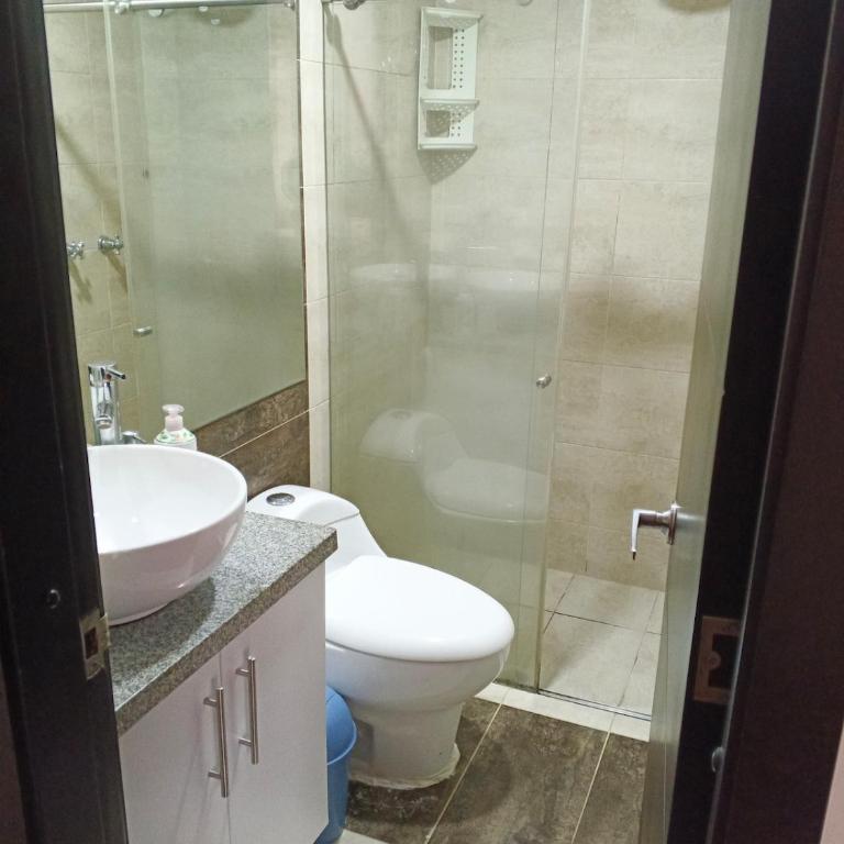 Apartaestudio a una cuadra de CC Unicentro - Apartamento de 1 dormitorio - 5