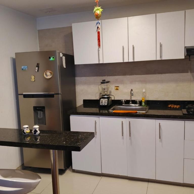 Apartaestudio a una cuadra de CC Unicentro - Apartamento de 1 dormitorio - 7