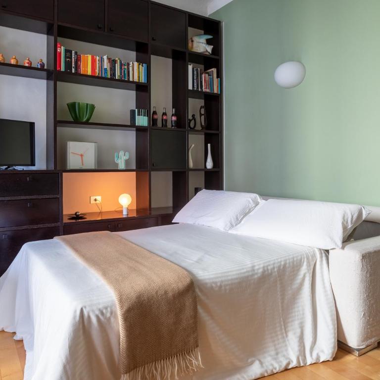 10 min to Porta Venezia - Appartamento con 1 Camera da Letto - 10