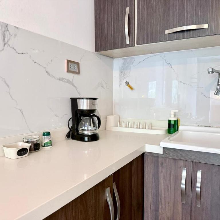 Apartaestudio en Laureles-plaza mayor-Av 33-laundry-wifi - Studio - 3
