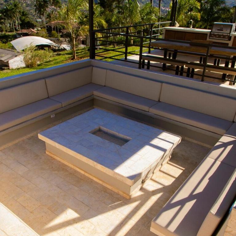 Villa with Pool, Jacuzzi, and Nature - Villa - 7