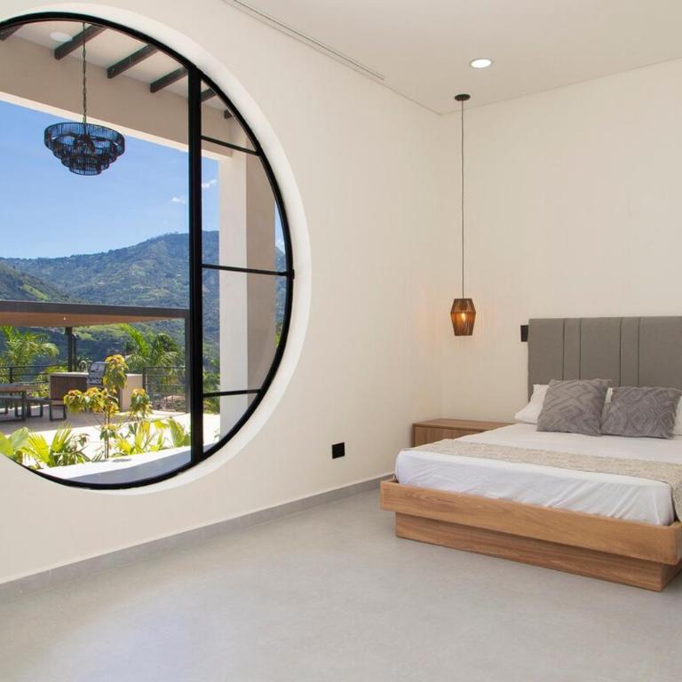 Villa with Pool, Jacuzzi, and Nature - Villa - 12