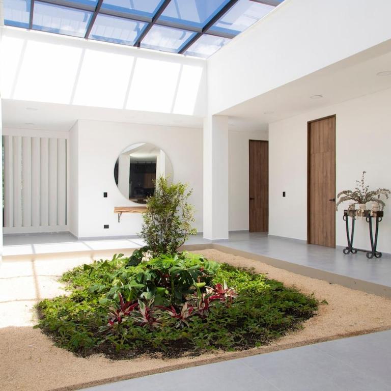 Villa with Pool, Jacuzzi, and Nature - Villa - 16