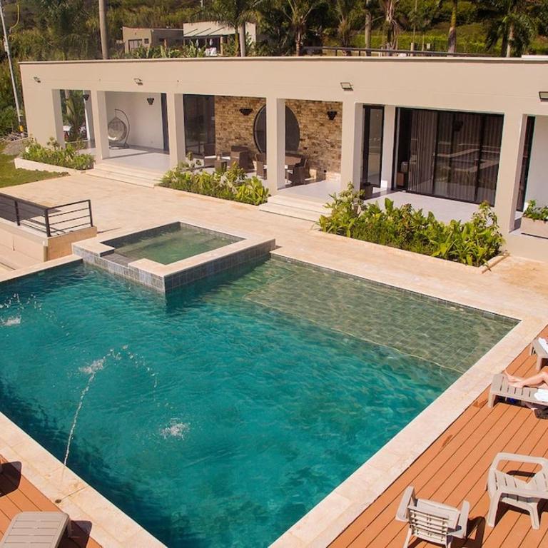 Villa with Pool, Jacuzzi, and Nature - Villa - 26