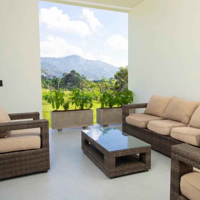 Villa with Pool, Jacuzzi, and Nature - Villa - 39