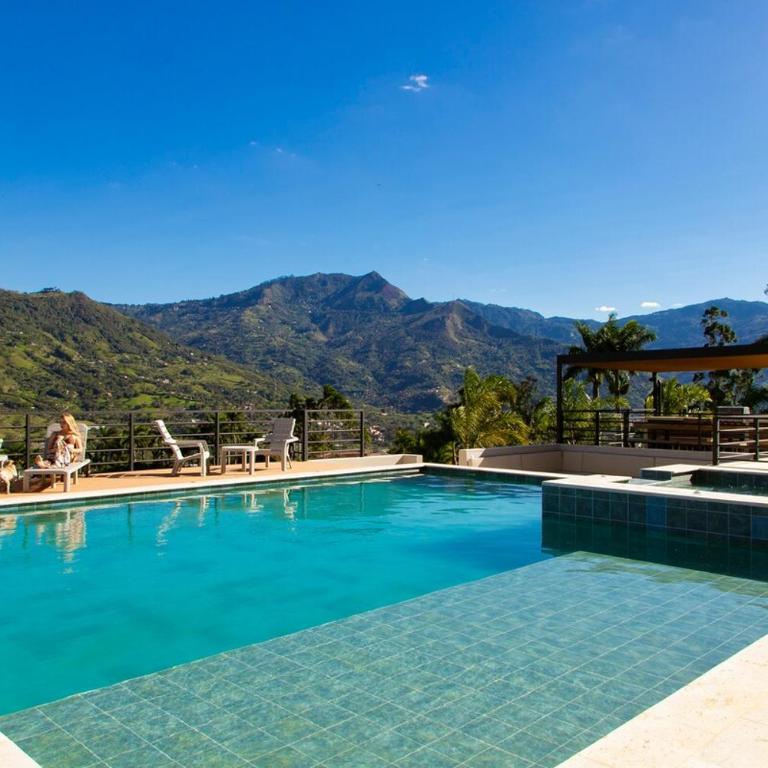 Villa with Pool, Jacuzzi, and Nature - Villa - 56