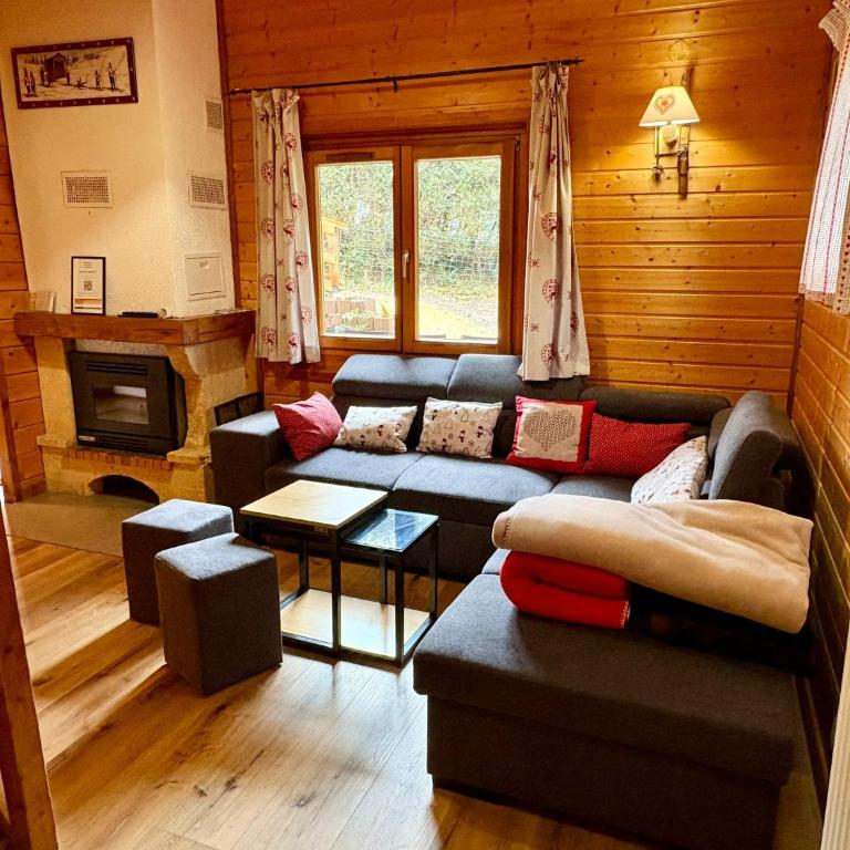 Chalet Les Brimbelles avec Jacuzzi - Chalet - 5