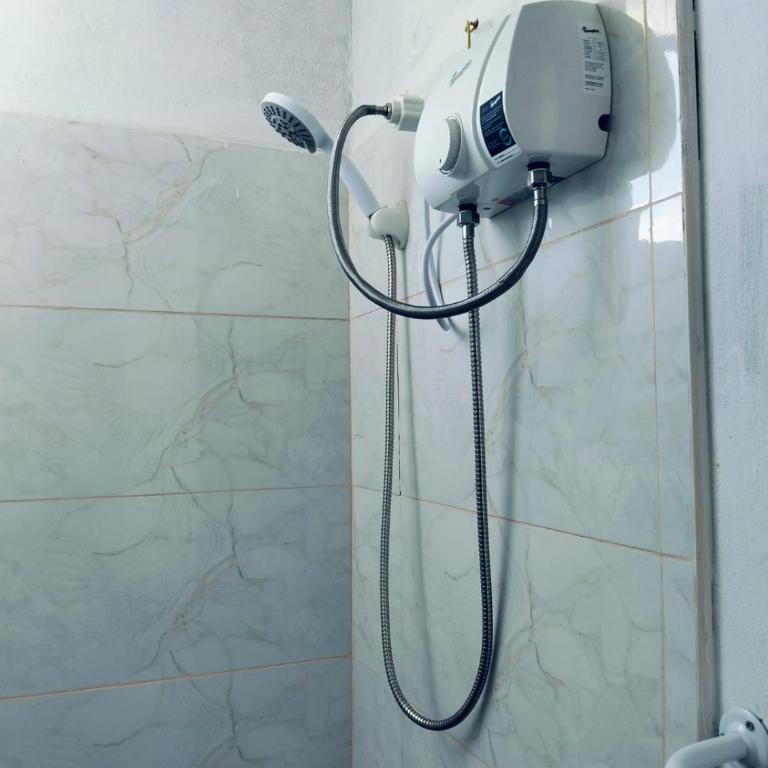 Alojamiento Santo Domingo - Huarmey - Habitación Doble con baño privado - 2 camas - 10