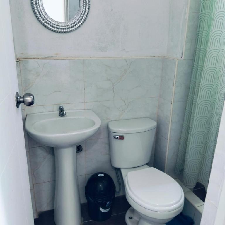 Alojamiento Santo Domingo - Huarmey - Habitación Doble con baño privado - 2 camas - 11