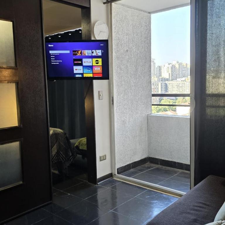 Apartamento con Vista a la Cordillera y Estacionamiento en Santiago Centro Modern apartment with mountain view and parking in Santiago Centre - One-Bedroom Apartment with Balcony and Mountain View - 13