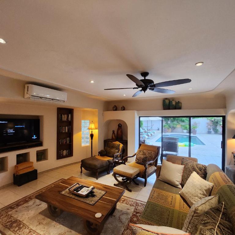 Beach 5 min walk - Private Casa Shona 5 Bedroom - Five-Bedroom House - 3