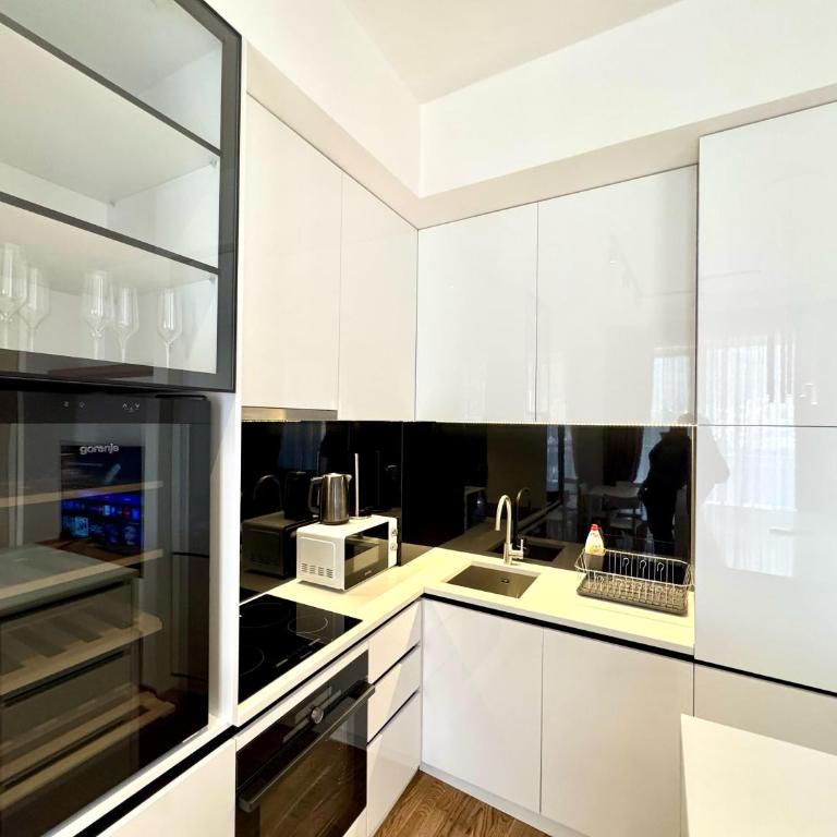 Harmonia VIP - Apartman sa 2 Spavaće Sobe, Terasom i Pogledom na More - 12