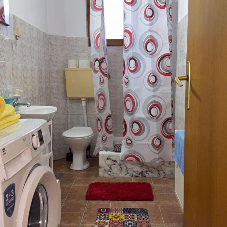 Sunny two bedroom in Rakovica - Apartman sa 2 Spavaće Sobe i Balkonom - 9