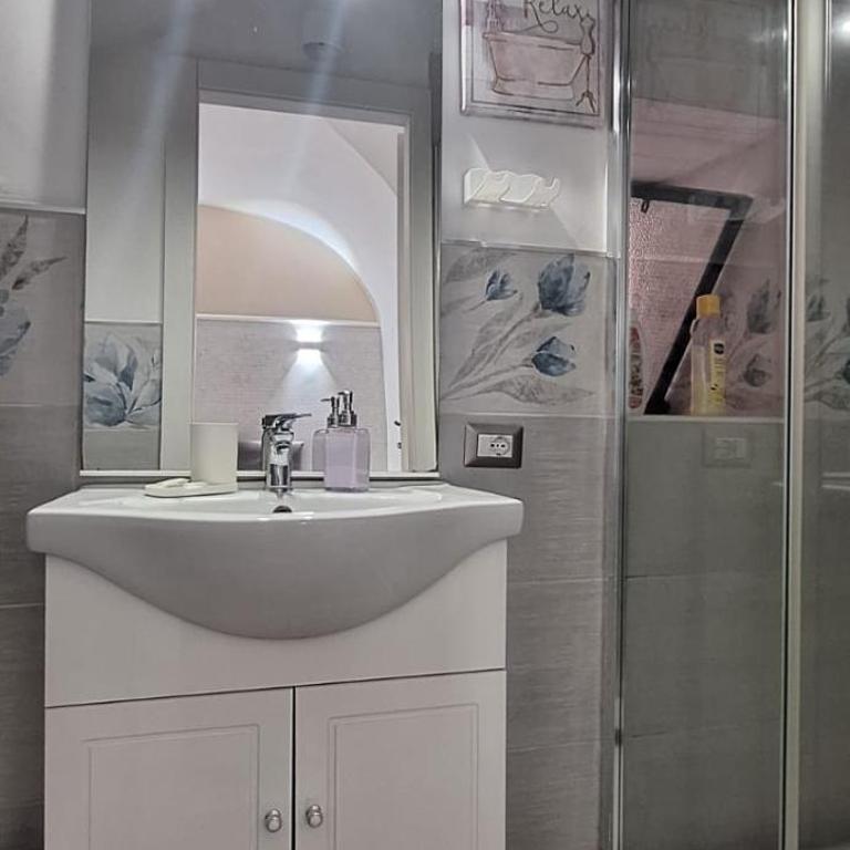 Lilly house - Double Room with Private Bathroom - 14
