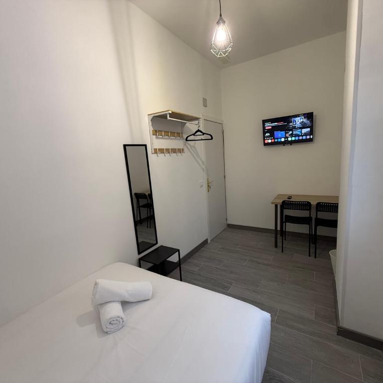 Aliaga Rooms - Estadio Metropolitano - Habitación Deluxe - 4